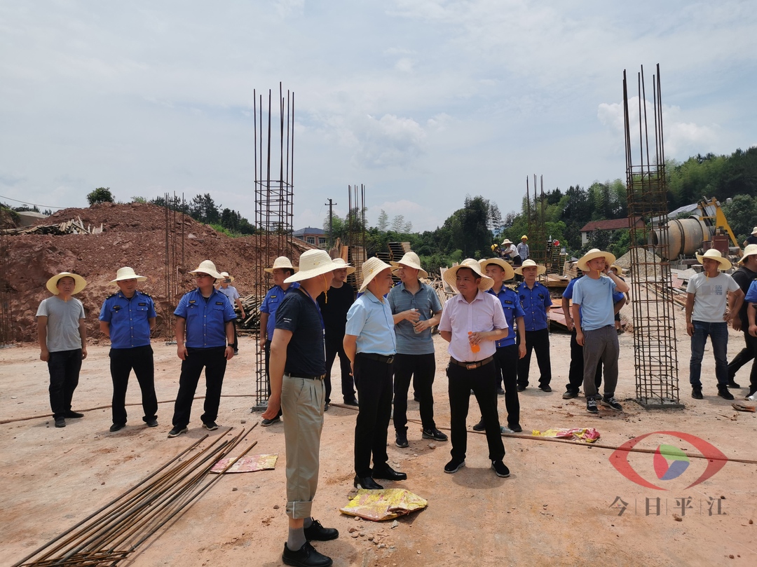 拆违控建不松劲！长寿镇依法拆除违法建筑718平方米。