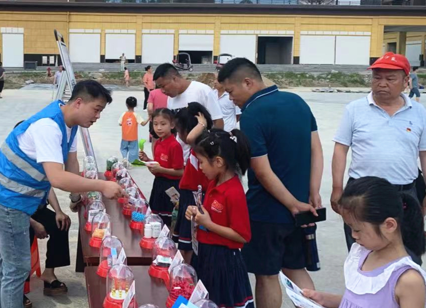 【国际禁毒日】南江镇：禁毒宣传深入田间地头广场里