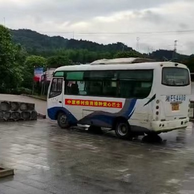 “爱心巴士”助力伍市疫苗接种顺利进行