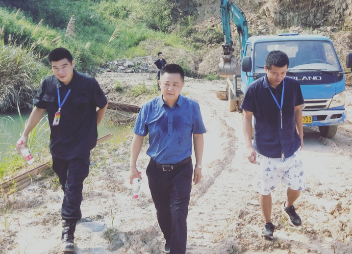 重拳出击，岑川镇拆违治违在行动