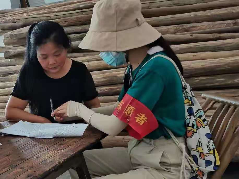 龙门镇：志愿者，一道亮丽的风景线