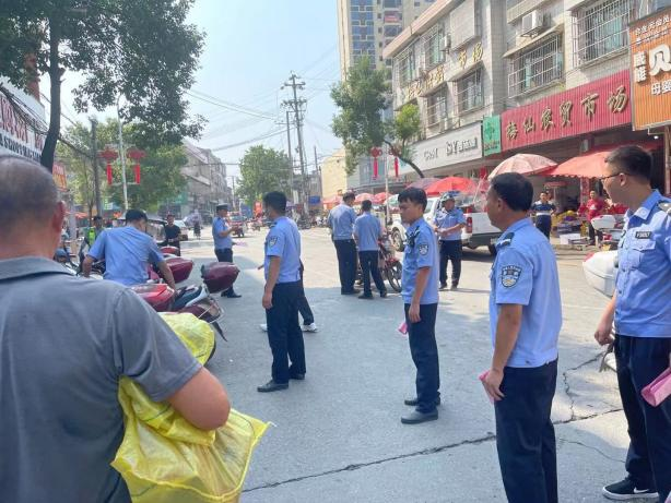 “系带即安，持盔是福” 梅仙镇多措并举开展“戴帽工程”行动