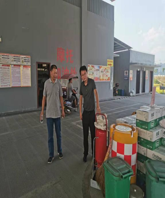国庆将至不松劲 齐力浇灌安全花