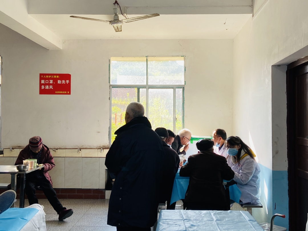 【新时代文明实践】免费体检送上门，虹桥镇志愿者在行动！