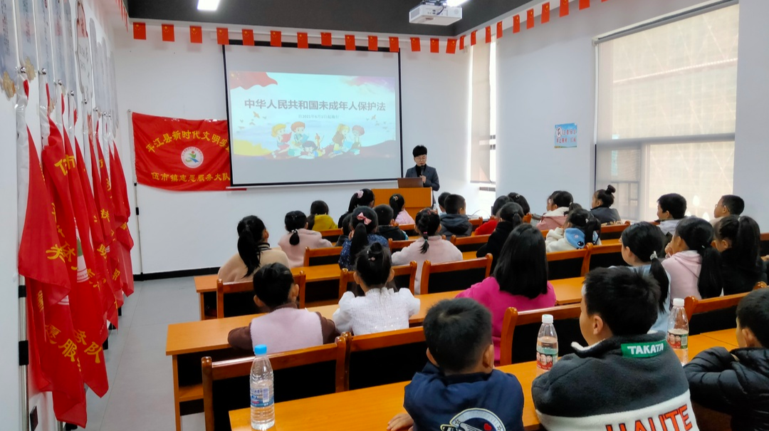 呵护明天  法护未来---伍市镇妇联开展未成年人保护法知识讲座
