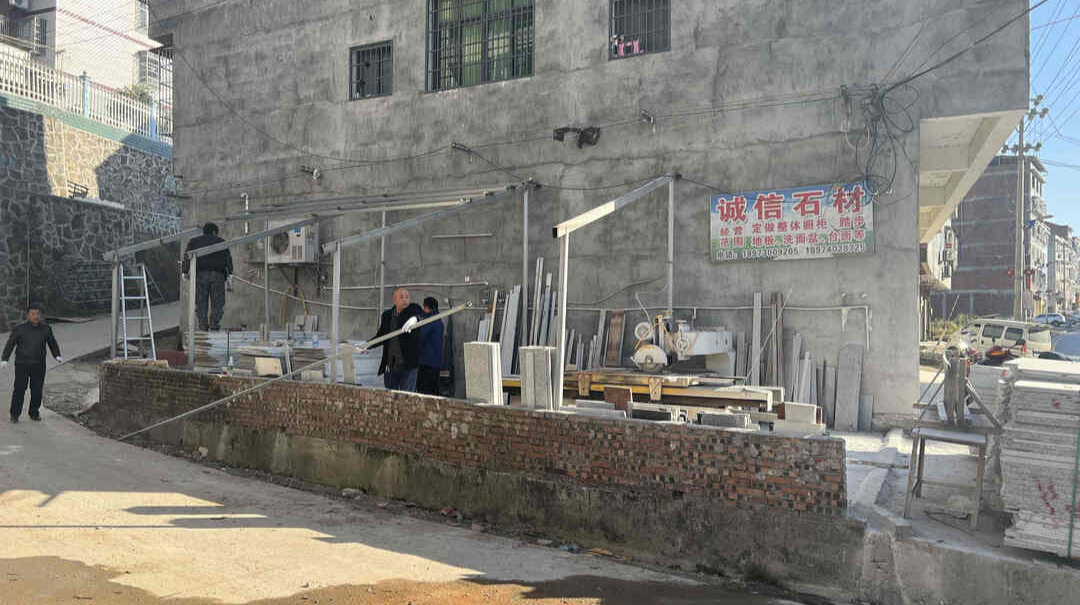 龙门镇：坚定不移拆违建 助力乡村换新颜