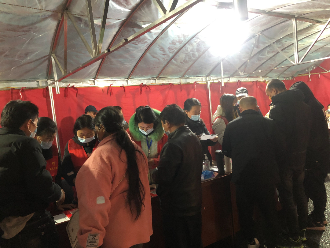 服务不打烊  温暖过大年 ——天岳街道凝心聚力战疫情