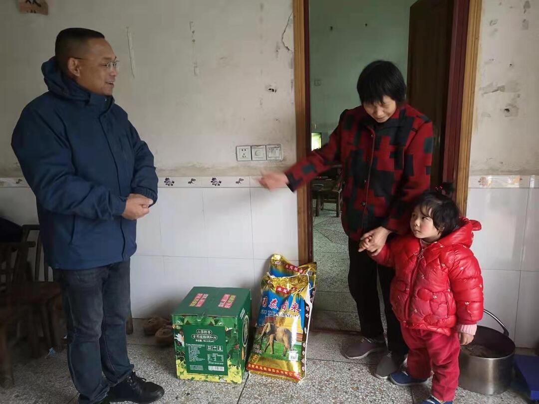 迎新春送温暖，办实事暖人心