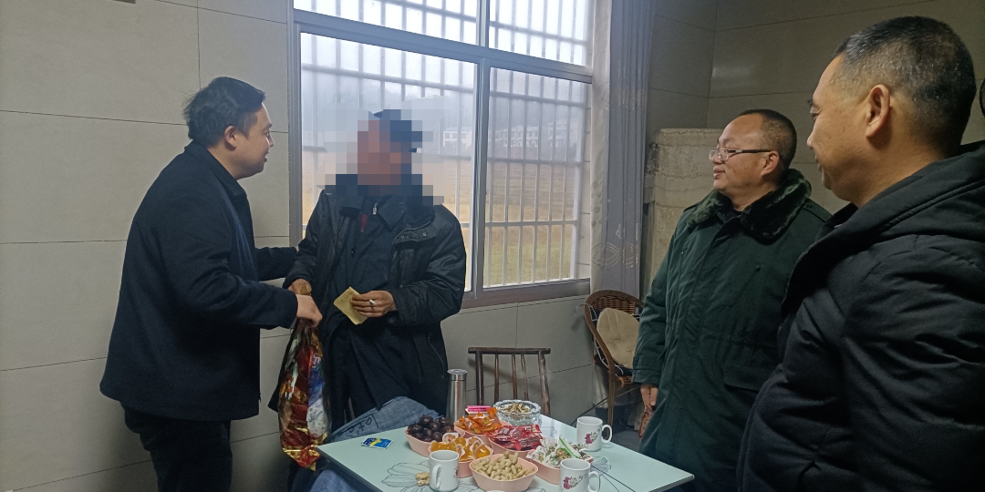 平安关爱暖人心 禁毒慰问送温情