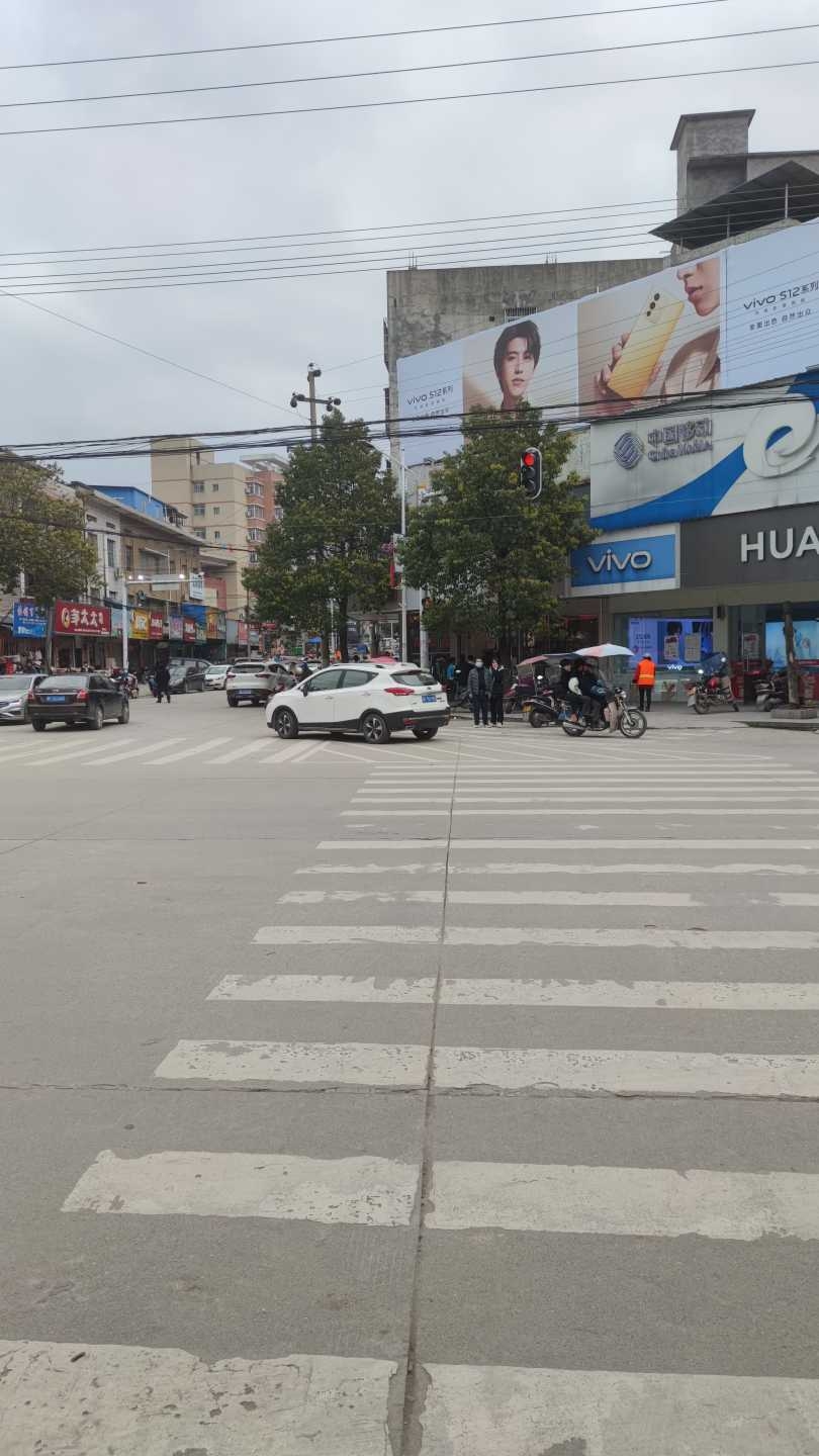红绿灯无法看清