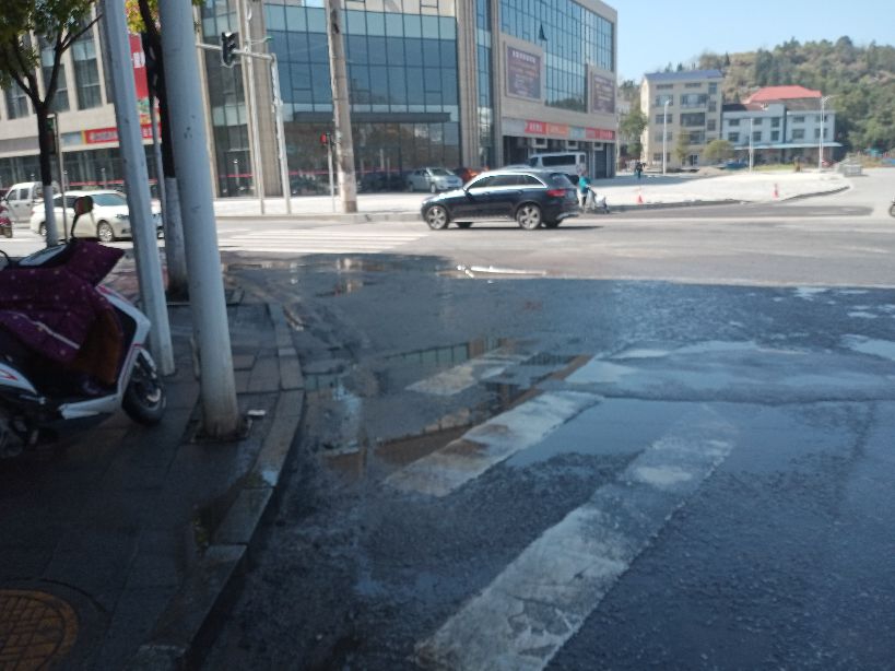 道路积水严重，不排水