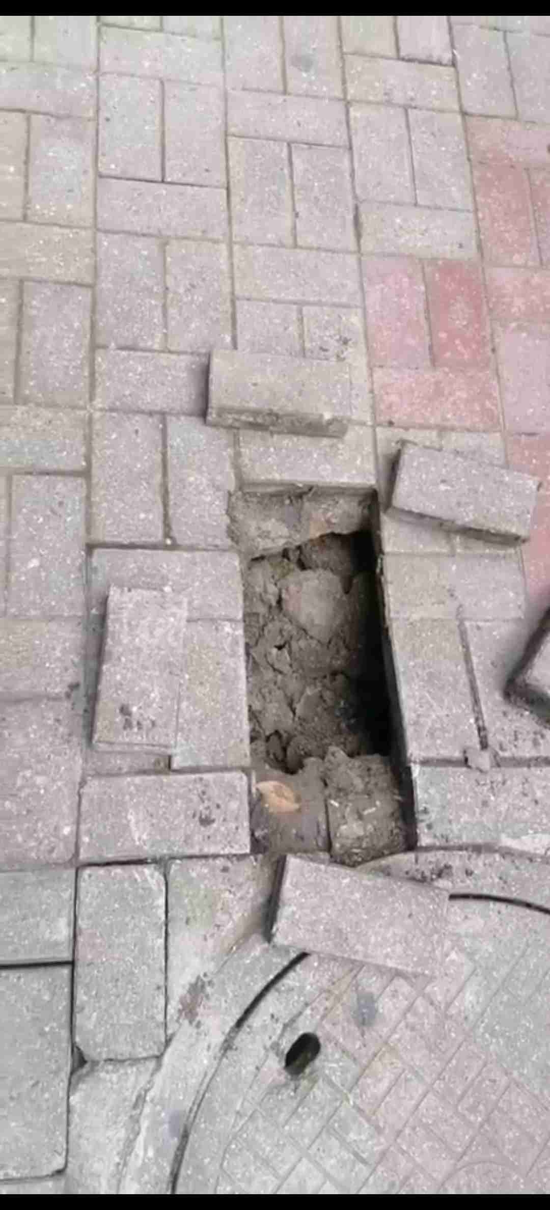 道路破损塌陷