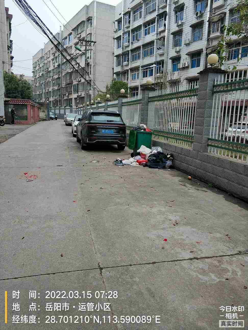 垃圾遍地无人清理