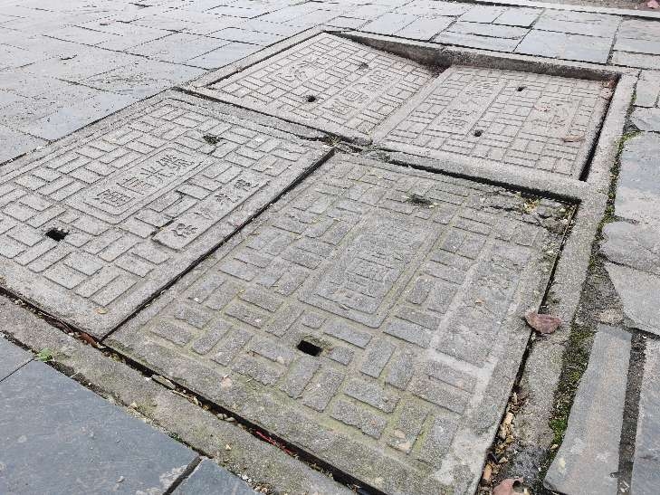 弱点管网井盖下沉松动