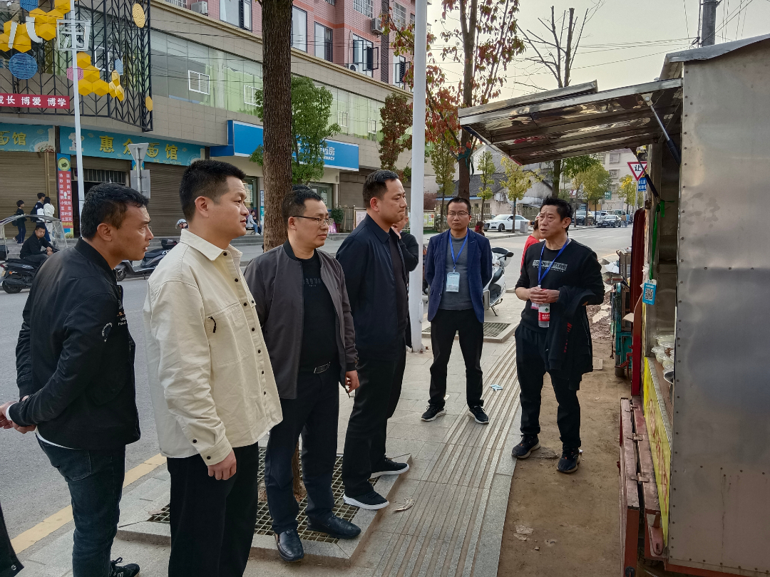 汉昌街道：加强校园周边整治，营造整洁校园环境