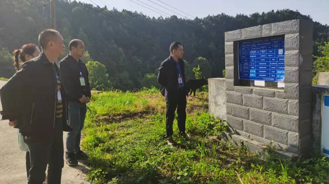 汉昌街道：书记带队检查山塘水库备汛工作