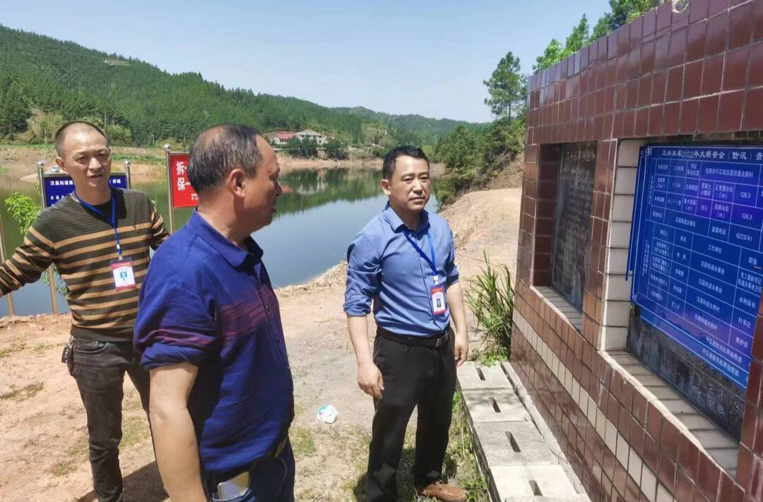 汉昌街道：  多管齐下 固本强基 全力以赴筑牢安全生产防护网