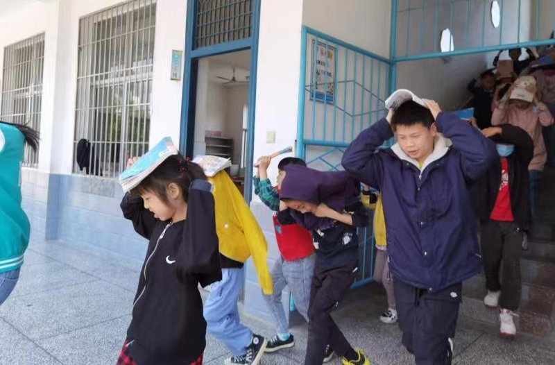 减轻灾害风险  守护美好校园｜福寿山镇组织开展防震减灾应急疏散演练活动