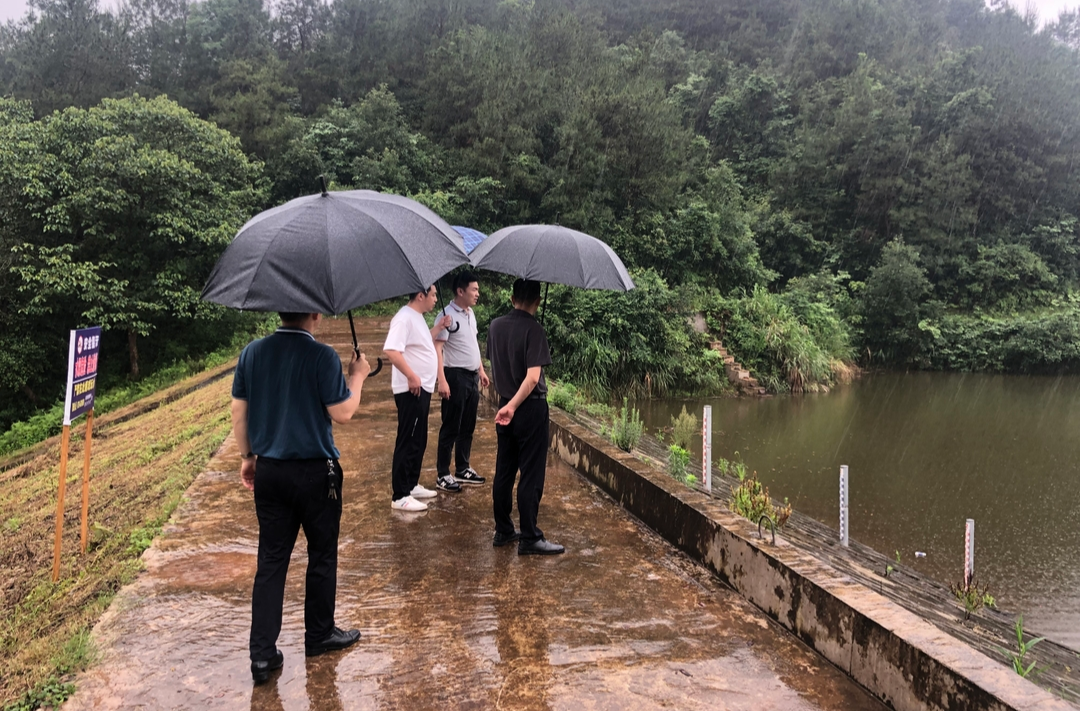 天岳街道：闻“汛”而动，迅速筑牢“安全网”