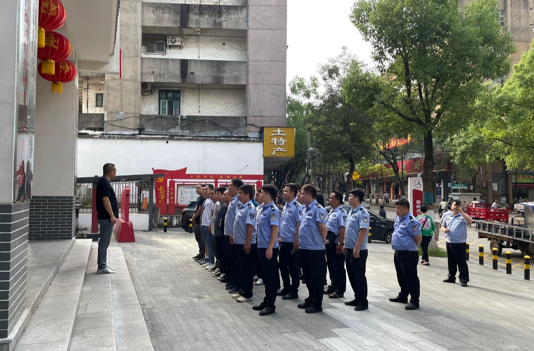 汉昌街道：汨罗江沿线2处共800㎡违章建筑，拆！
