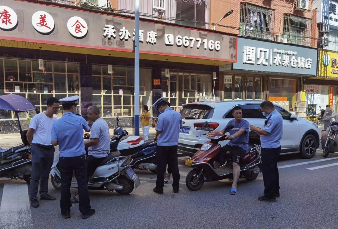 长寿镇积极开展城镇交通秩序集中整治行动