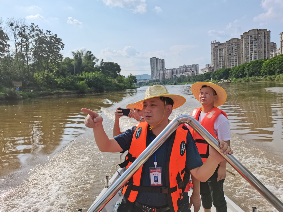 汉昌街道：  严格落实河长制 守护一江碧水