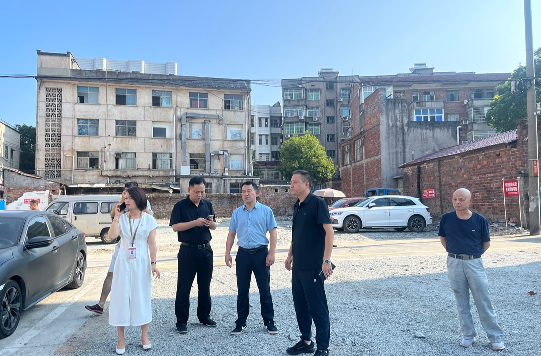 汉昌街道：西街花溪巷“肠梗阻”被彻底打通，来往市民点赞叫好！