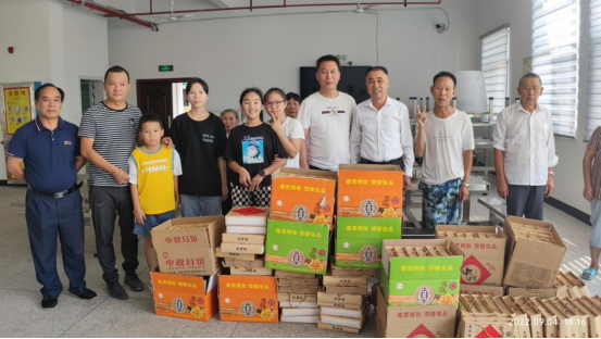 梅仙镇永益联合党支部开展“关爱老年人，我来当先锋”志愿服务活动