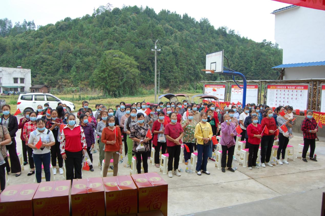 童市镇：汇集巾帼庆国庆  凝聚力量建乡村
