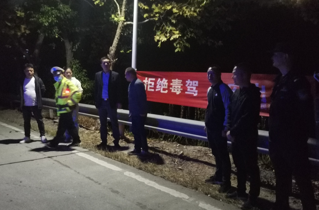 【拒绝毒品 平安驾驶】上塔市镇开展防范大货车司机毒驾行动