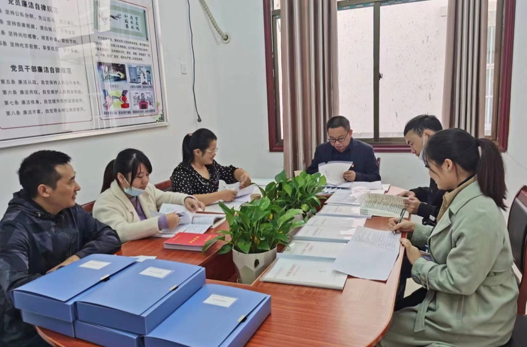 浯口镇：以强带弱 以督促效开展三季度党建督查