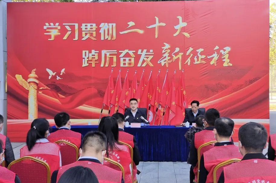 李勇在县新时代文明实践中心宣讲党的二十大精神