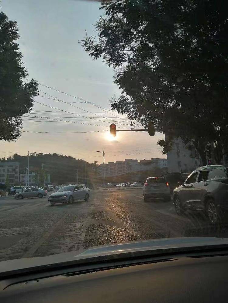 红绿灯路口