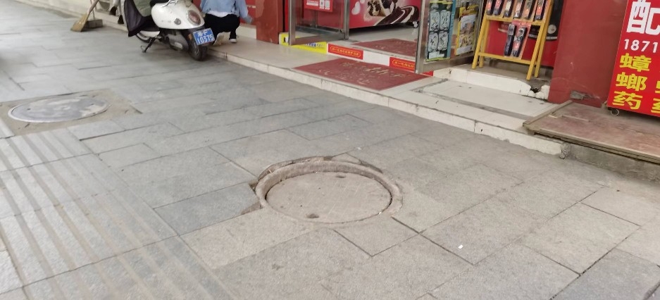 窨井盖破损