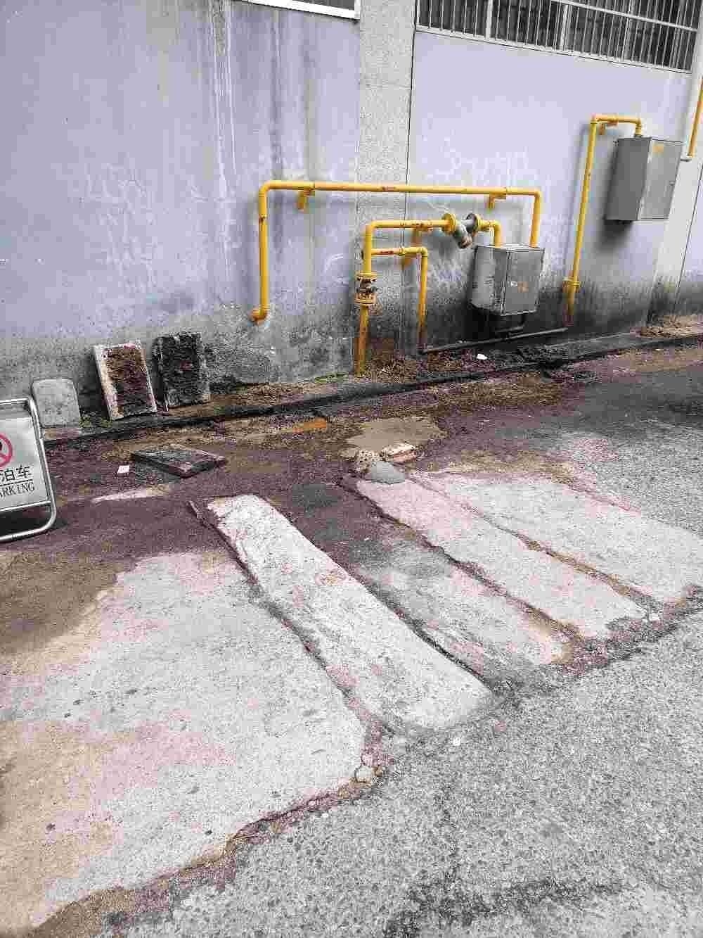 荣和酒店垃圾成堆