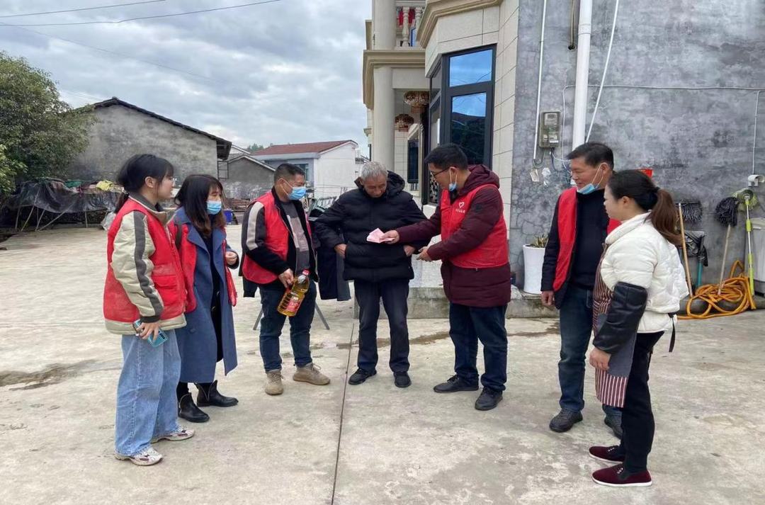 村民代表显“温情”，民生服务添“温度”