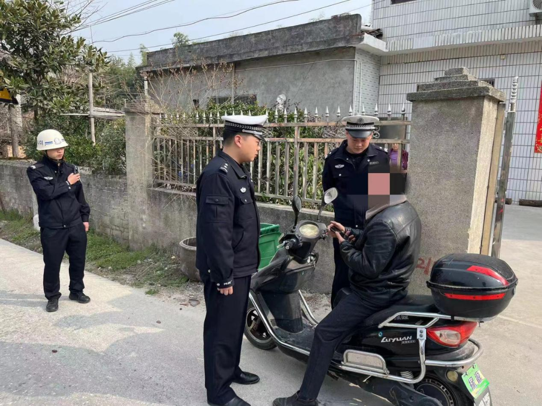 梅仙镇“利剑护蕾”进行时系列行动（三）---筑牢“护蕾”屏障！梅仙镇交通整治不放松