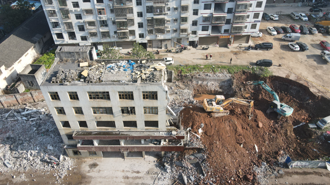 【七大战役之项目攻坚】汉昌街道：依法拆除三阳村棚改房屋3400余平方米