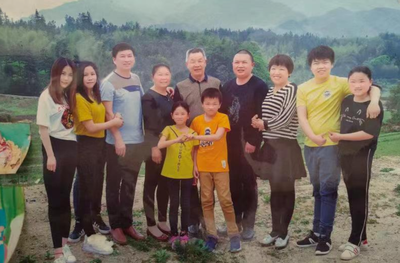 【虹桥镇“四风”系列报道ꔷ正家风】李秋华家庭：家风扬正气，文明到万家！