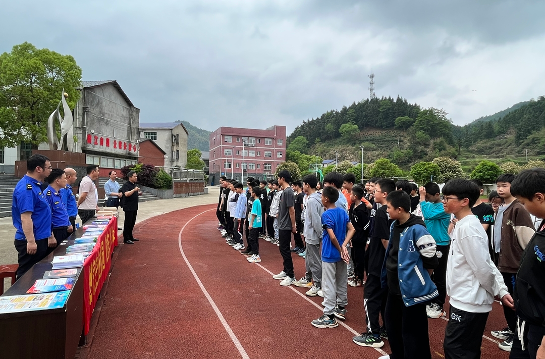 禁毒宣传进校园 筑牢青春防火墙