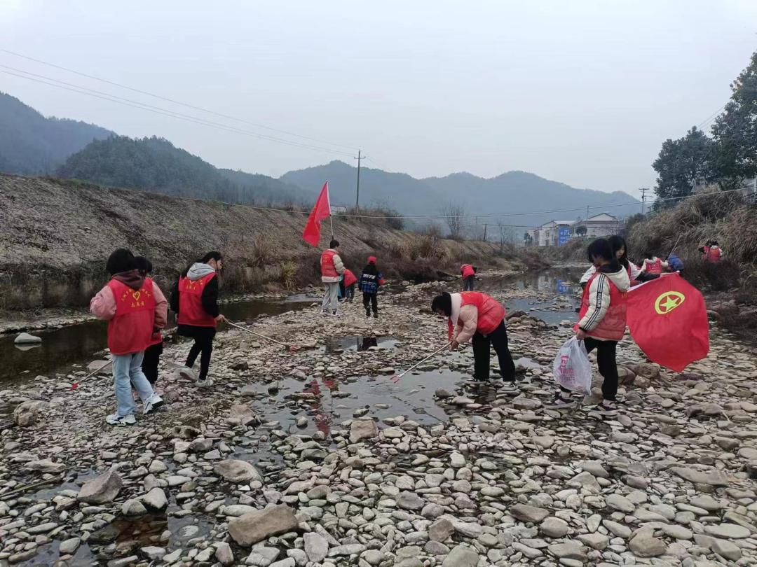 大洲乡开展“守护一江碧水”政务公开月主题活动