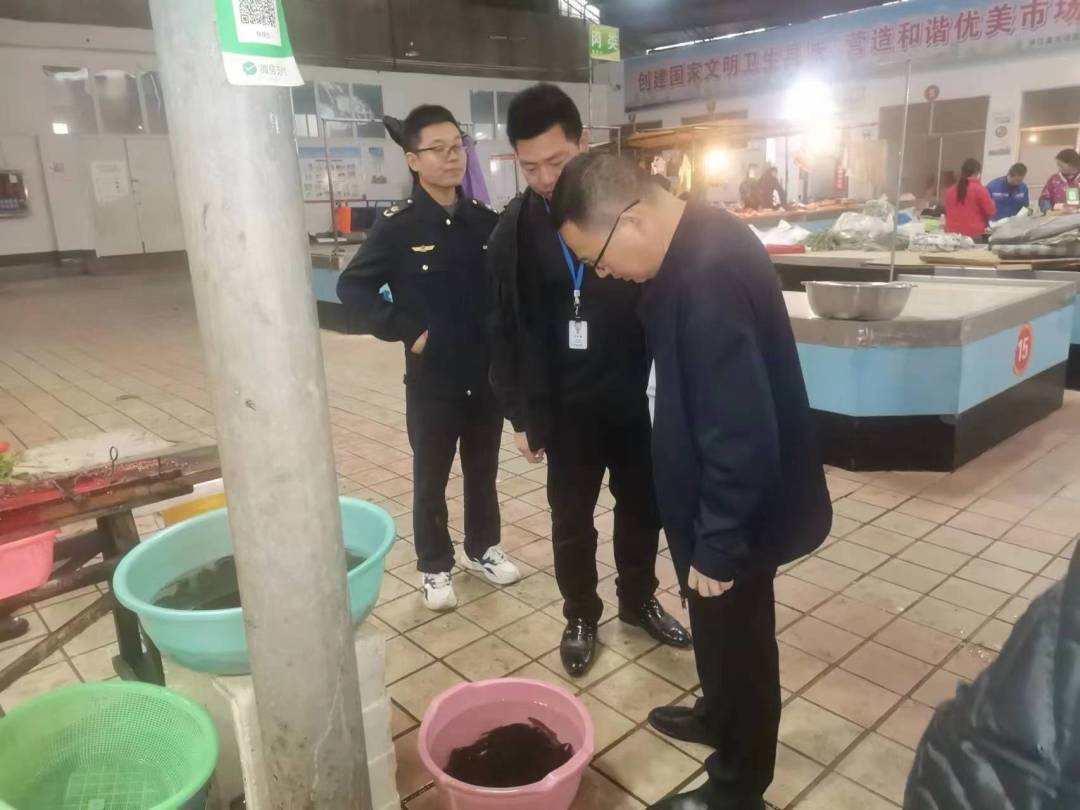 汉昌街道：  开展节前食品安全检查专项行动