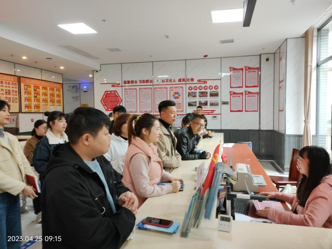 汉昌街道：  政务服务全开放 便民服务零距离