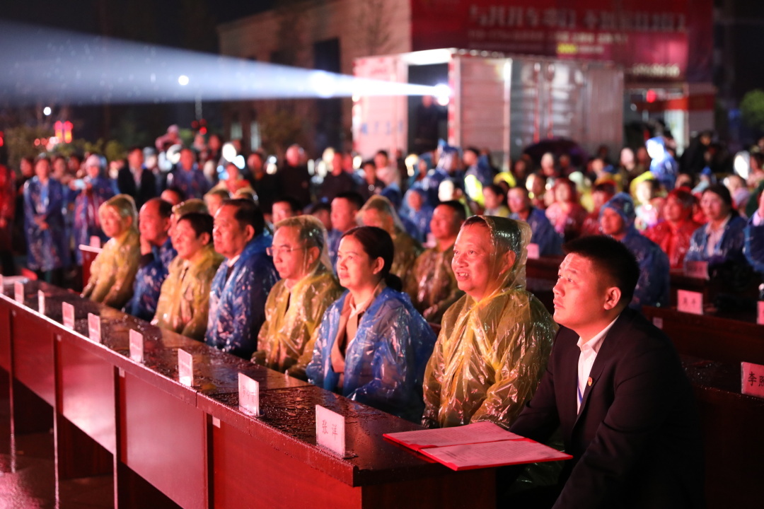 “教育筑梦”2023向家镇教育基金会成立暨劳动最光荣“五一”系列颁奖仪式圆满落幕！