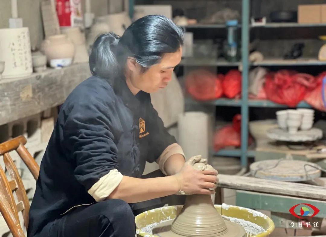 平江这位工匠优秀，把泥巴“玩”出了艺术