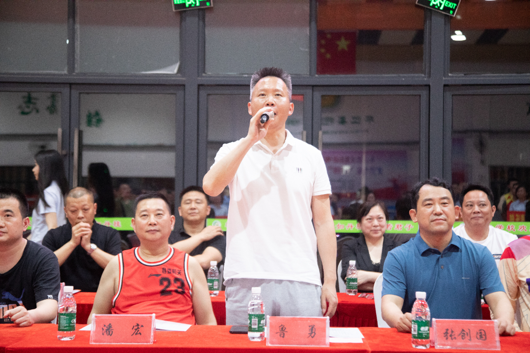 汉昌街道：  第七届“工会杯”男子篮球联赛火热开赛