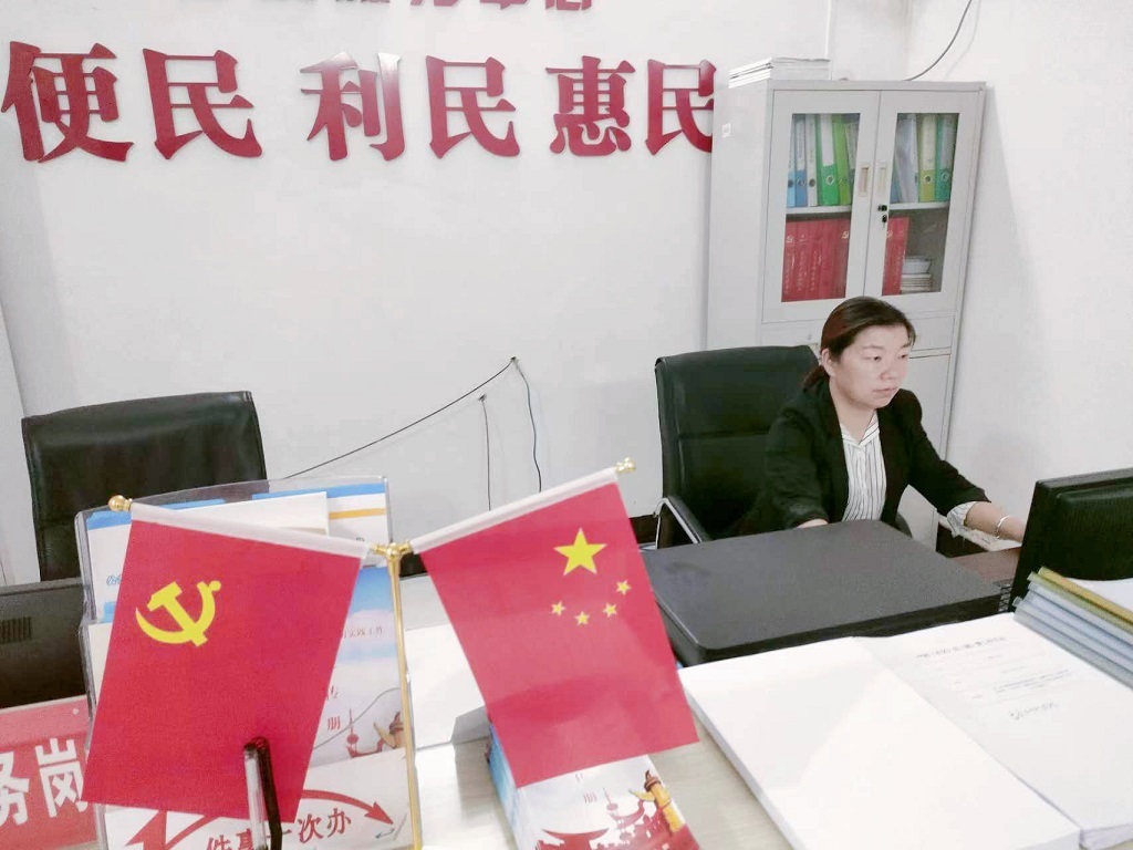 【虹桥镇“四风”系列报道ꔷ转作风】女支书黄胜辉：柔肩扛重担，实干绽芳华