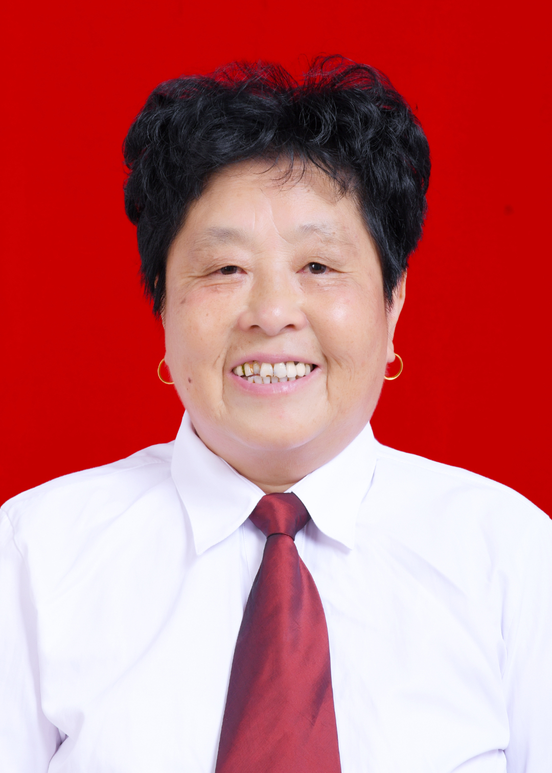 汉昌街道：  退休老党员17年如一日当好小区“大管家”