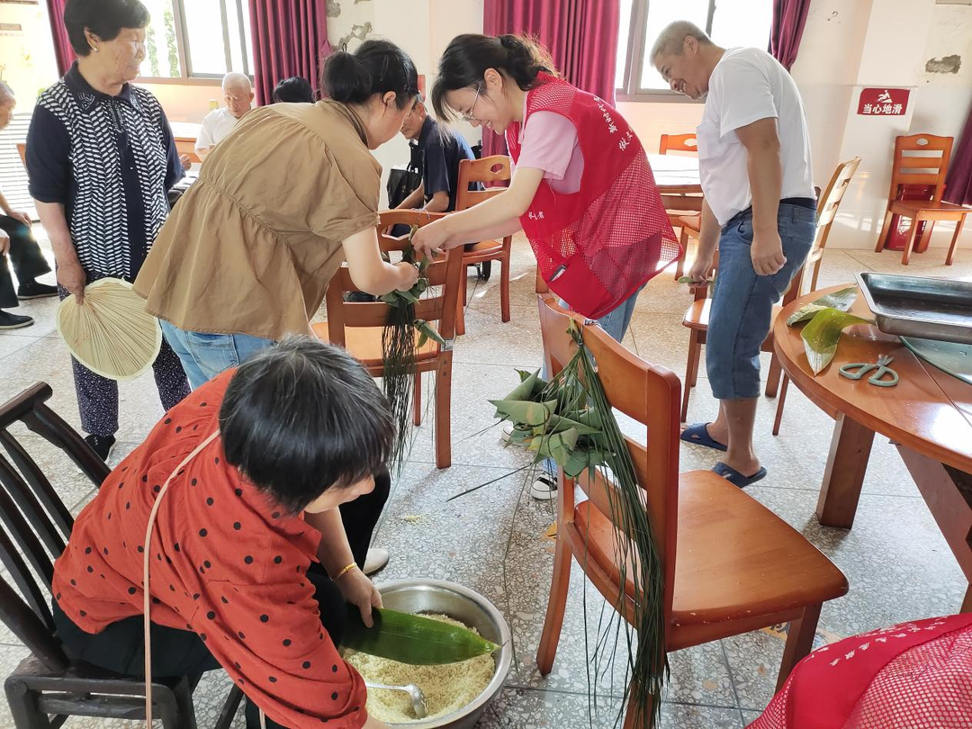 党建引领促共建 粽情粽意暖民心——长寿镇开展端午节慰问活动