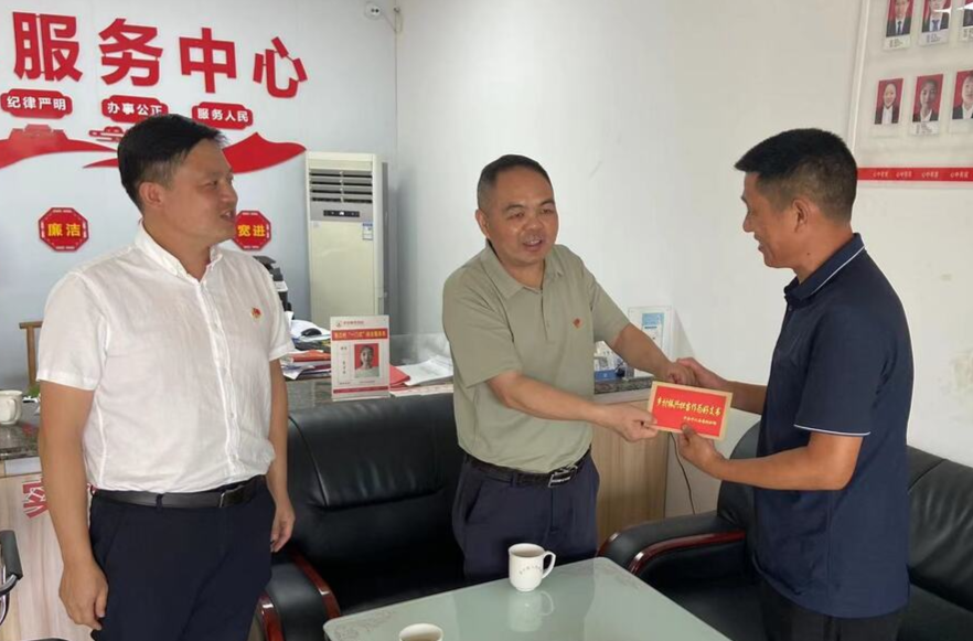 “七一”慰问暖人心,真挚关怀传党情---浯口镇开展“七一”走访慰问系列活动